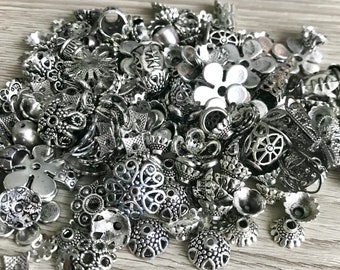 Mélange de capuchon en métal couleur argentée - Mix Craft Supplies - Jewelry Supplies - Lot Antique Silver Tone - Lot Jewelry Making - Mix Shapes and Sizes