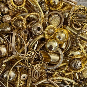 Goldfarbe Beschläge, Schmuckdetails mischen, Mix-Bastelbedarf, Schmuckzubehör - Lot Goldton - Lot Schmuckherstellung - Mix Formen und Größen