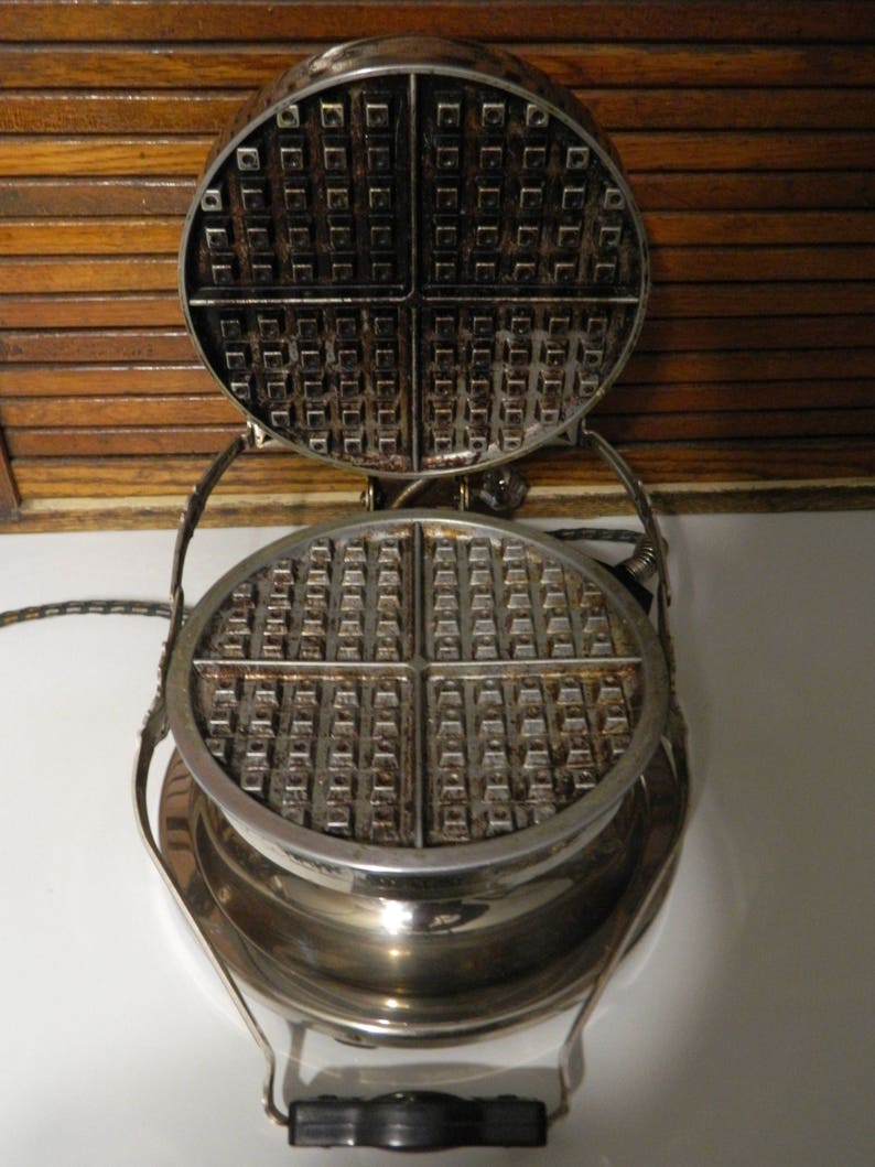 Westinghouse electric waffle iron with bake lite handles Etsy