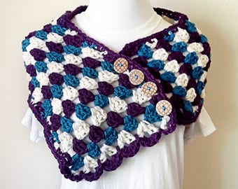 Crochet cowl pattern, crochet infinity scarf pattern, crochet pattern, chunky cowl, crochet button cowl, easy crochet pattern, circle scarf