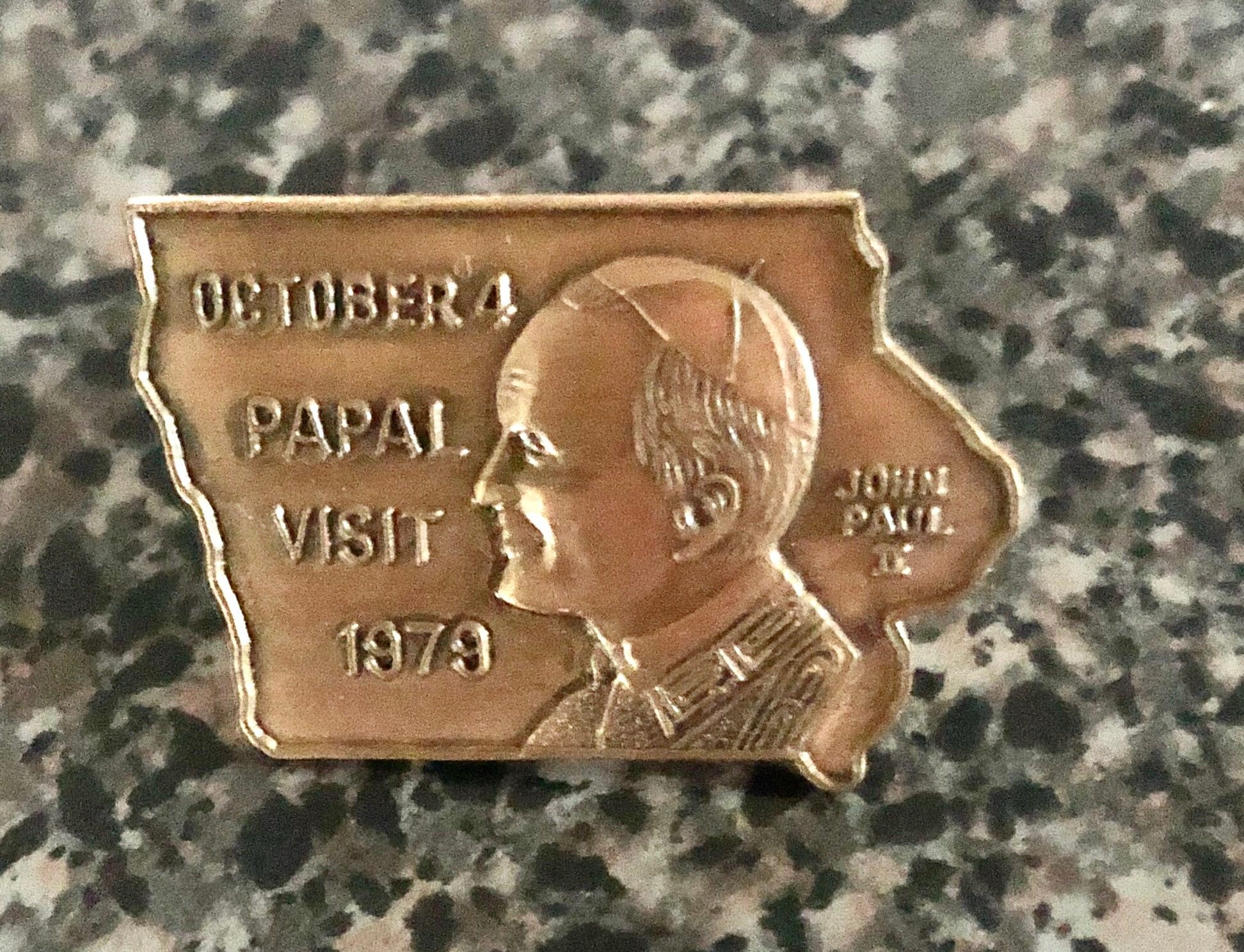 Details about   Vintage PAPAL VISIT Iowa Commemorative Pin 1979 John Paul II October 4 