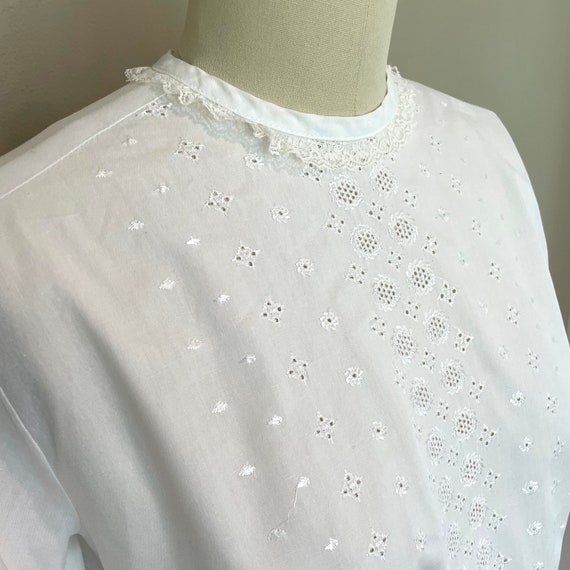 B 41, Classic vintage day time blouse, eyelet emb… - image 3