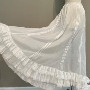 Victorian petticoat, linen fabric, ruffle is tucked &  lace trimmed, prairie skirt, 1890s 1910s, XS waist, wedding, reinactment