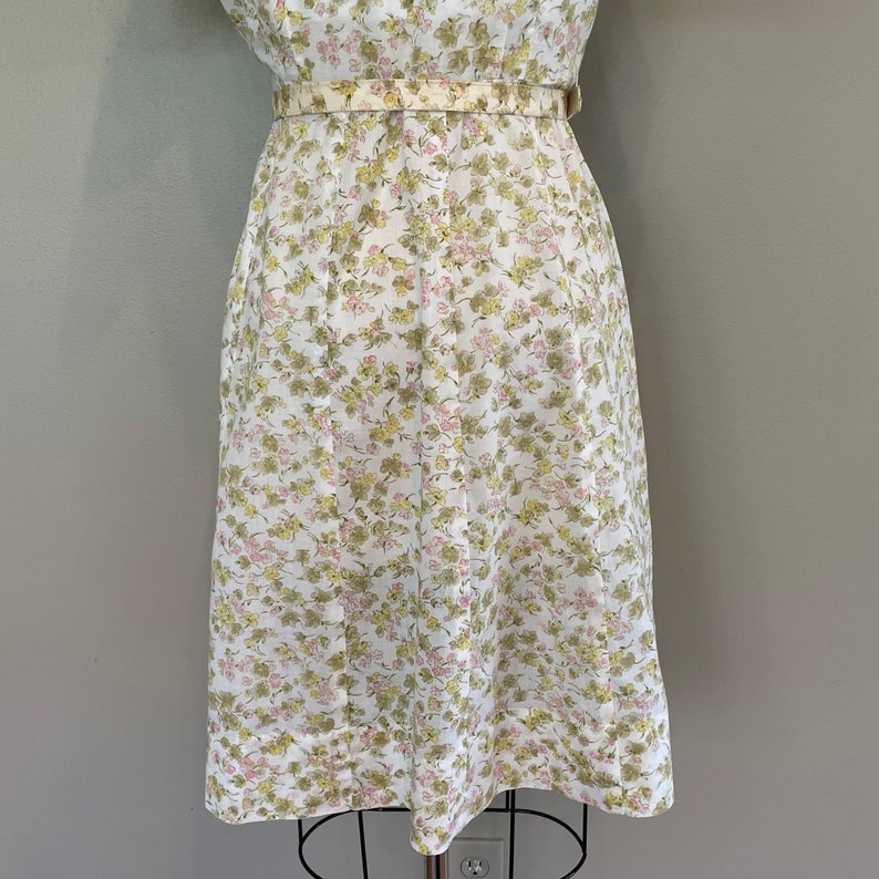 W-28 1950s 1960s Shirtdress, Floral Day Dress, Button Front, Shirtwaist ...