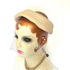 1950s Straw Calotte Hat: Vintage Champagne & Brown Percher with Veil
