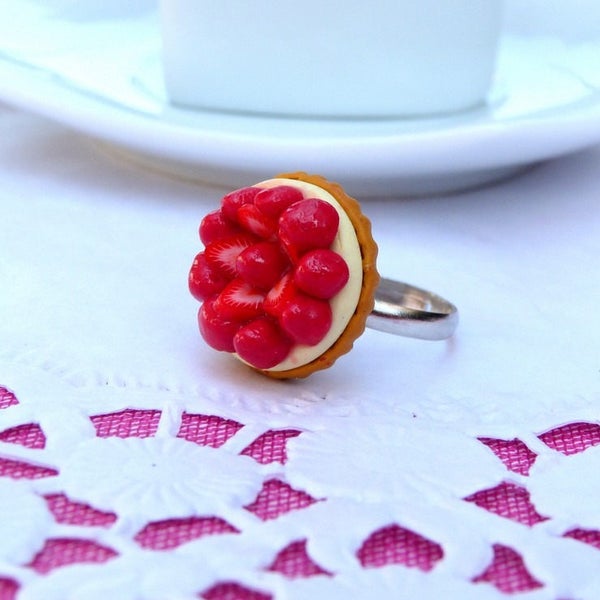 Bague tarte aux fraises bijoux gourmands fimo