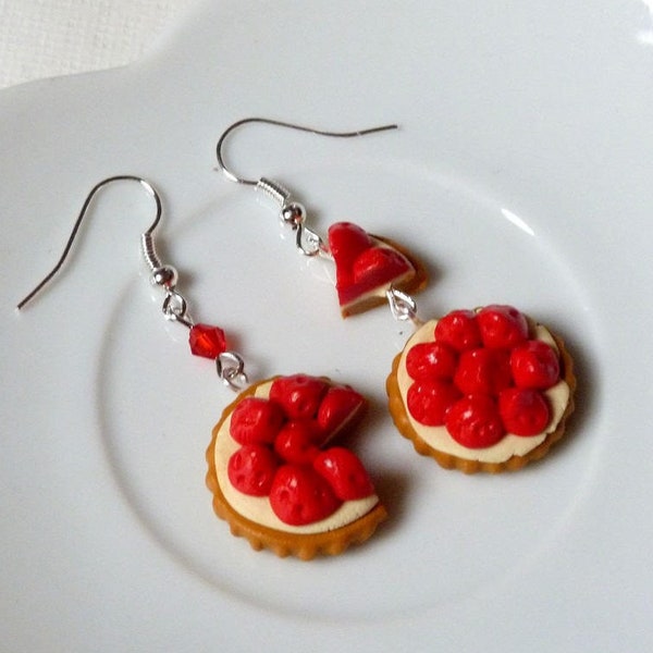 Boucles d'oreilles gourmandes tarte aux fraises avec part fimo