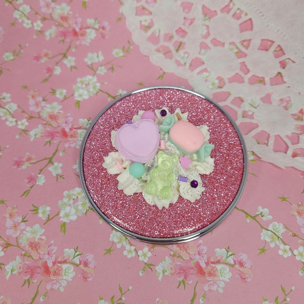 Miroir de poche gourmand tons pastels et paillettes