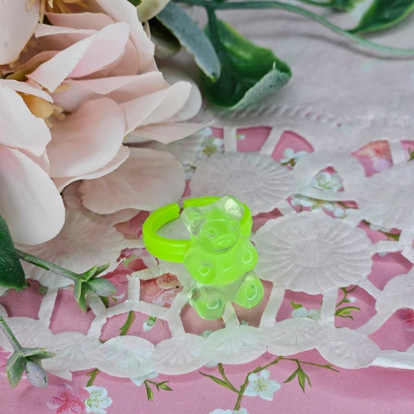 Bague gourmande taille enfant bonbon ourson vert