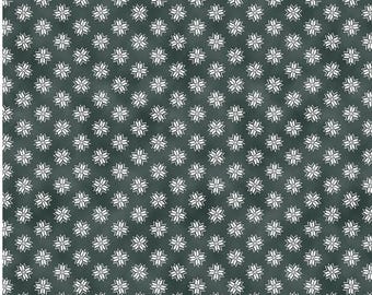 Green Bay Packers Fabric - Holiday Snowflake - by Paintbrush Fabrics.  (Sold by 1/2 yd)