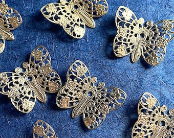 4 Vintage Silver Tone Filigree Dimensional Butterfly Stampings,  Findings, 24.5mm 35.3mm