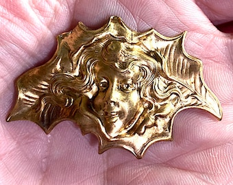 1 Vintage Art Nouveau Smiling Lady In Leaf Frame Brass Stamping,  Finding, Dapped,46mm