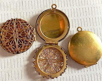1 Vintage Miriam Haskell Brass Filigree Round Locket, 27mm Solid Back, Gold Tone, Collectible Jewelry Finding