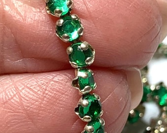 31 Rare Vintage Emerald Green Rose Montees with Silver Settings, ss15