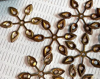 8 Vintage "Flower" Brass Settings for Approx small Stones. 29mm Stampings. Spaces for Stones Approx. 3mm