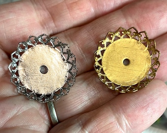 12 Vintage Brass or Silver Tone Filigree Round Settings, Approx. 25mm in Diameter x 5mm Tall. Approx 21mm Interior w Filigree Prongs