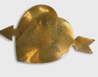 1 Vintage Large Shabby Chic Heart with Arrow, Love Brass Plate Stamping, Finding, Dapped, 82mmx 55mm