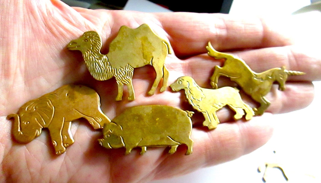 5 Vintage Brass Animal Etching, Great for Pins or Etching, Upick