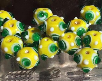 7 Vintage-Inspired Yellow and Green Spiked Lampwork Glass Beads – Set of 7