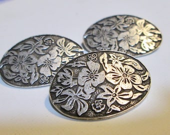 3 Floral (Pansies) Connectors, Links,  Silver Tone, Jewelry Elements, 30mm x 21mm, C9-05