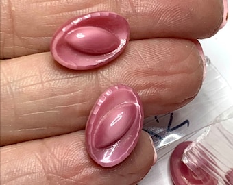 4 Vintage West German raspberry Moonglow glass buttons, Oval Shaped, 16mm x 10mm