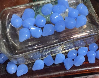 18 Periwinkle Blue Glass Drop Beads – 11.5mm – Vintage Jewelry Making Supplies, Retro Craft Beads