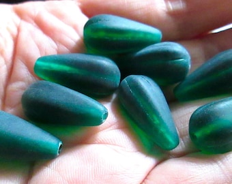 6 Vintage Emerald Green Frosted Glass Drop Beads – 22mm