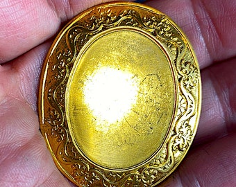 2 Vintage Shiny Solid Brass Frames, Fit Approx. 30mm x 24mm, Decorative Floral Motif, Stamping