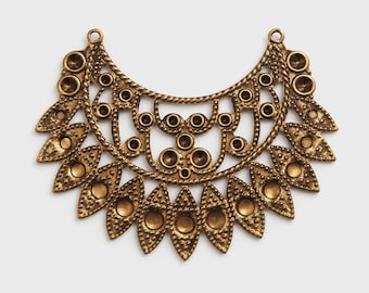 1 Vintage Filigree Necklace Setting with Spaces for Rhinestones, Connector