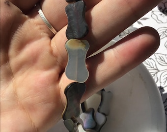 4 Strand Vintage Carved Stone Bone-Shaped Beads, 14mm