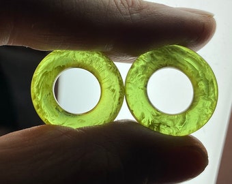 2 Authentic Bakelite Marbled Green Rings, 21mm