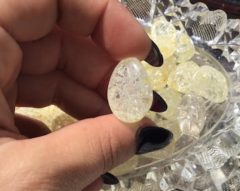 1 Vintage Pale Yellow Crackle Glass Teardrop Beads, ~21mm