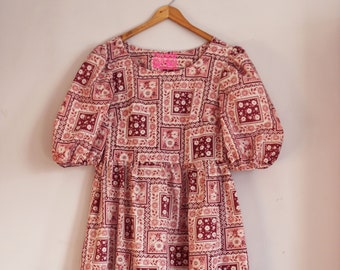 Handgemachtes Maxi Kleid Vintage Muster Floral Baumwollstoff OOAK Pouf Tasche Rüschensäckchen mit TASCHEN!