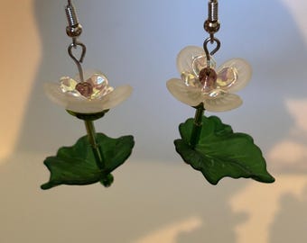 Small white flower earrings