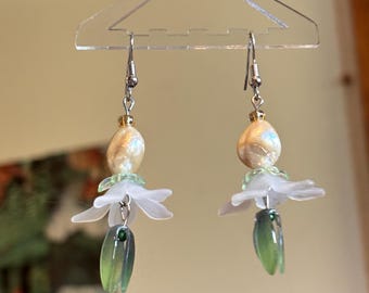 Pearl flower fairy earrings