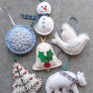 Felt Ornament Kit, Easy DIY Embroidery Sewing Craft for Beginners, Winter Holiday Decoration