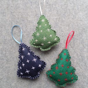 DIY Felt Tree Ornament Kit, Easy Embroidery Sewing Craft for Beginners