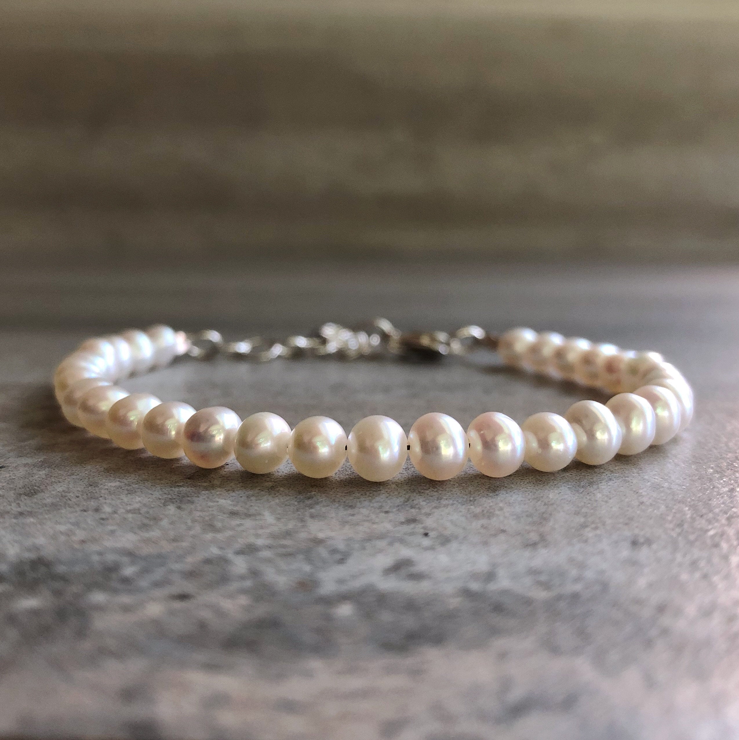 Curved Pearl Bracelet