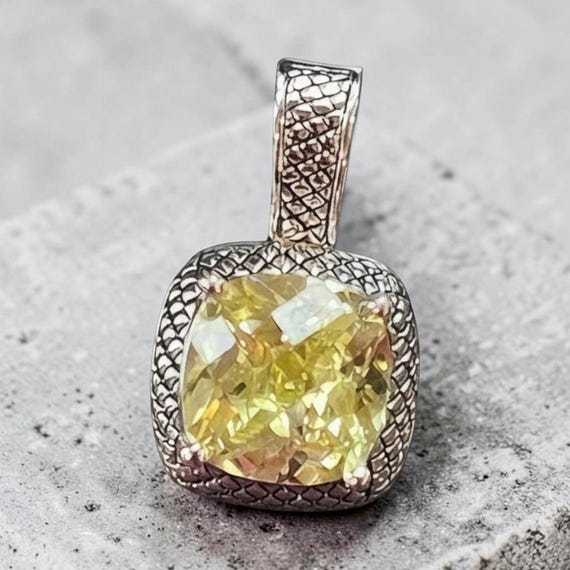 Premier Designs New Pendant Enhancer