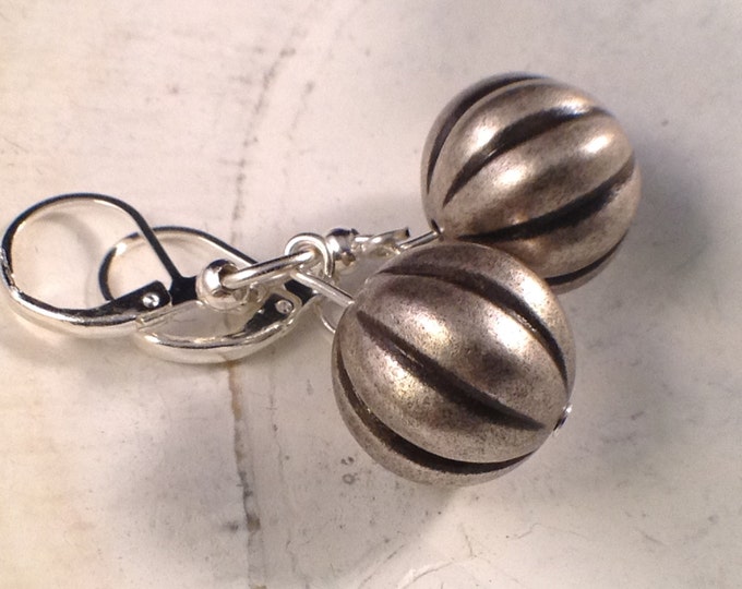 80’s Green and White Carved Bauble Clip On Earrings
