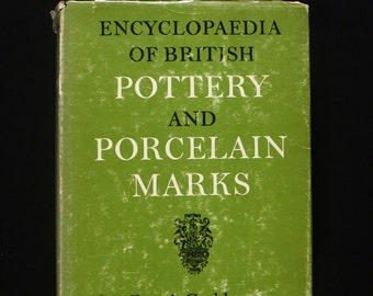 Vintage Handbook of Pottery and Porcelain Marks by J.P. Cushion