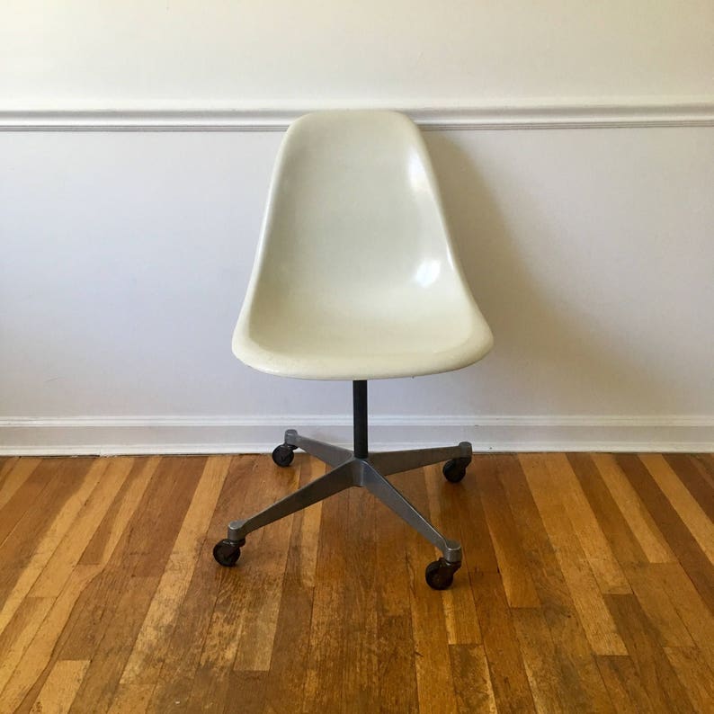Vintage Herman Miller Chairs >> Authentic Vintage Eames Herman Miller Chair Vintage Herman Miller Chairs >> Authentic Vintage Eames Herman Miller Chair