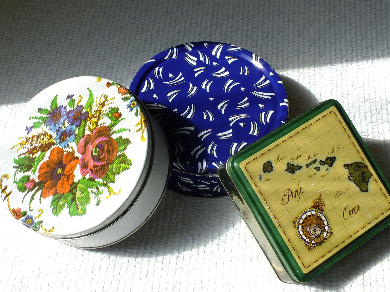 VINTAGE COOKIE TINS Set of 3 Metal Airtight Storage Etsy