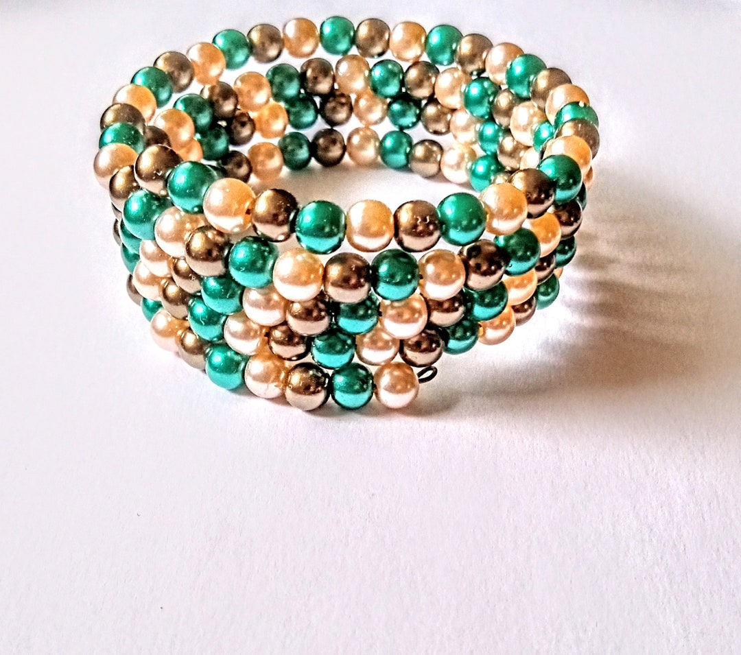 Bracelet bohème en fil de fer à mémoire de forme onyx 14 carats, perles