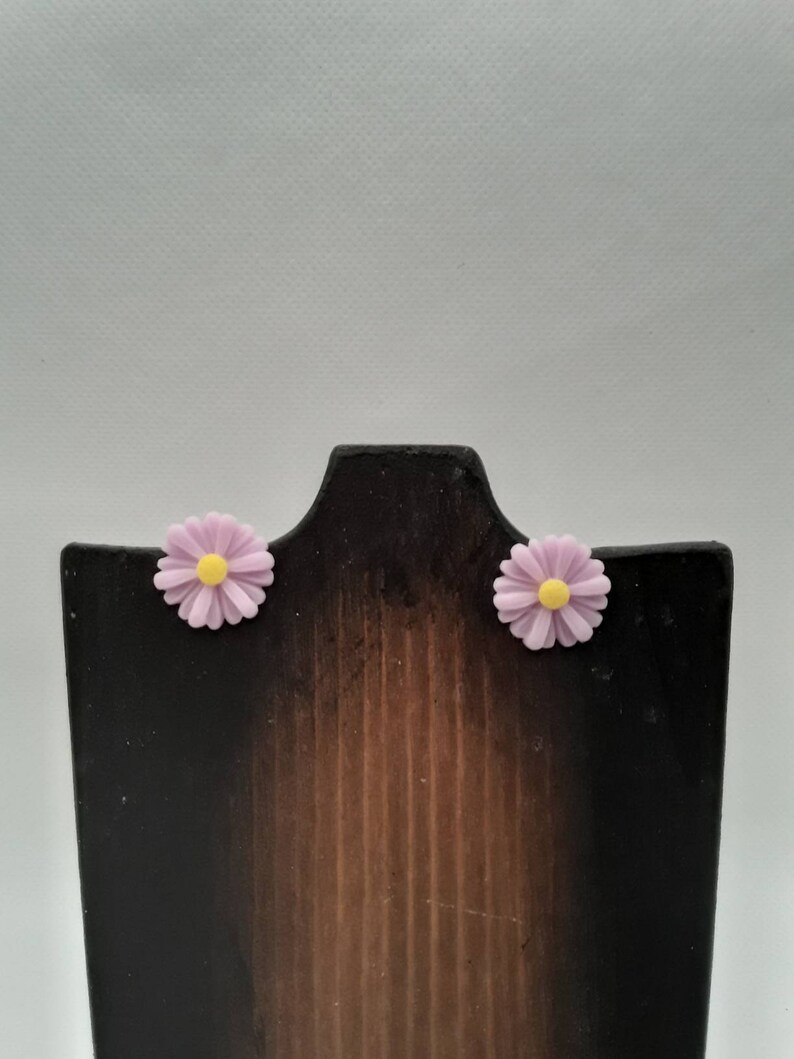 Polymer Clay Daisy Earrings Daisy Jewelry Floral Jewelry Light Purple Daisy Flower Stud Post Earrings Flower Earrings Nickel Free