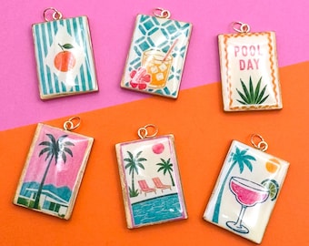 Sommer Halskette Charms, Strohhut Charm, Tropischer Wüsten Charm, Art Deco Anhänger Charms, Reise Schmuck, Mid Century Halskettenanhänger
