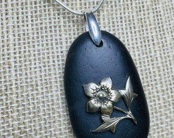 Beach stone Necklace Vintage button pendant necklace Flower necklace