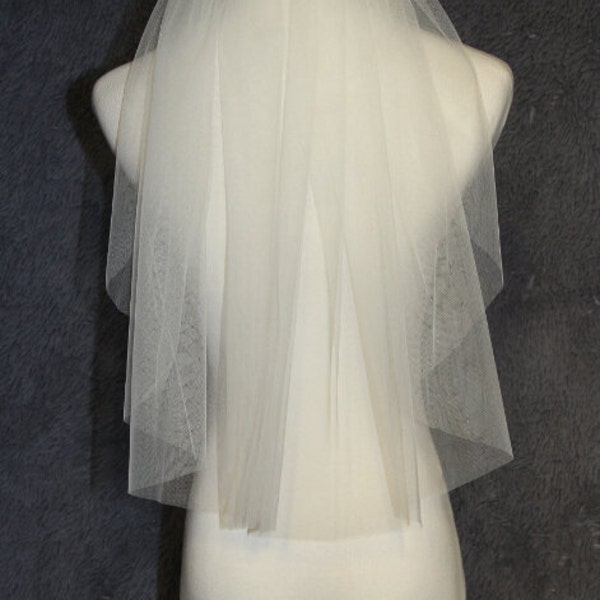Minimalist veil,Wedding Veil,Bridal Veil,Short veil,Tulle Veil,Bride veil,Ivory Veil,1Tier veil,White,Cut Edge Veil,Bridal gift,Veil Comb