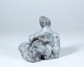 kleines Weib , signiert, Sonja Zeltner-Müller, Kunst modern art, Skulptur, wetterfest, 5er Auflage,