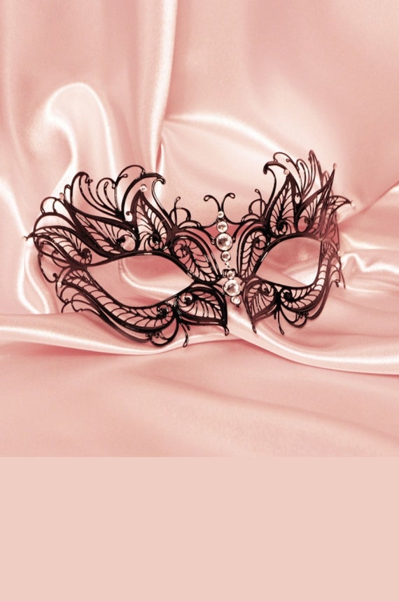 Venetian Mask Calpurnia | Etsy